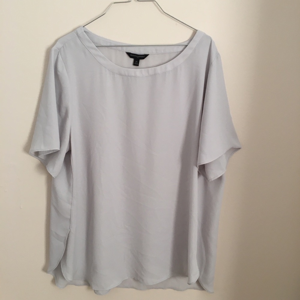 Banana Republic Factory Hi-Low Crew Neck Top